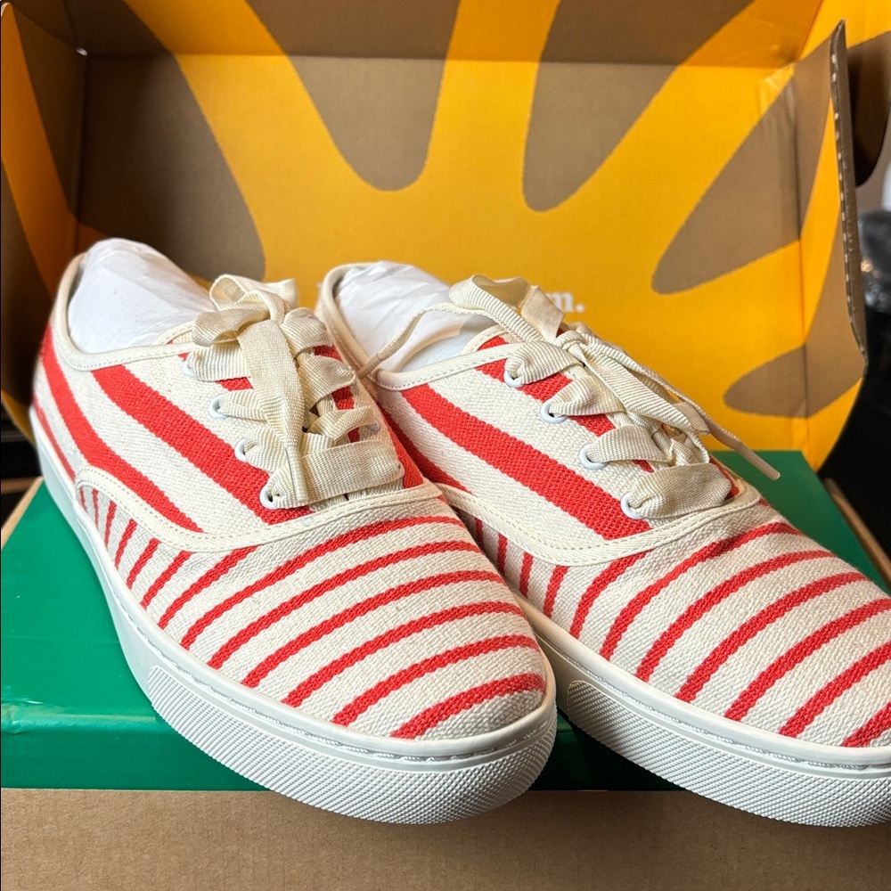 Soludos Marin Stripe white and red canvas sneaker with size 9 NIB